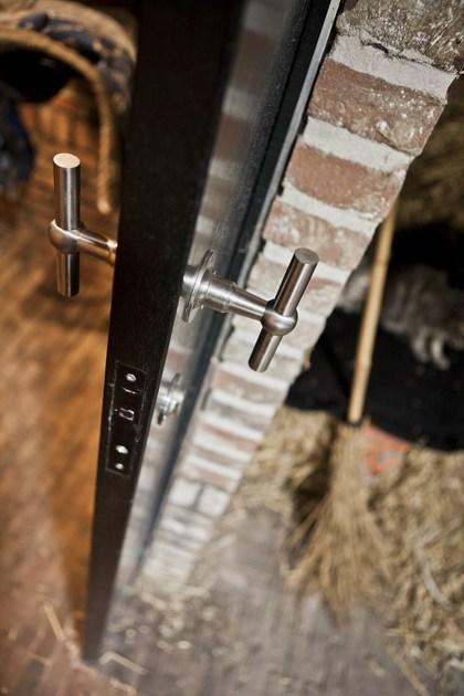 Formani Ручка из нержавеющей стали на розетке Ferrovia Fvt85/40 - Вид №5