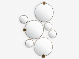 Настенное зеркало в рамке