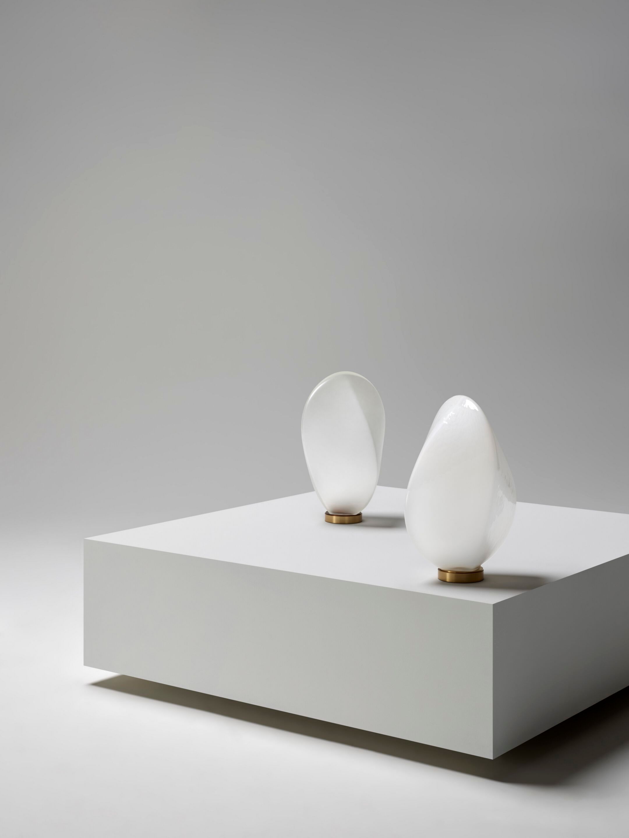 Стеклянная светодиодная настольная лампа Ross Gardam Solace ARCH-00067360 - Вид №2