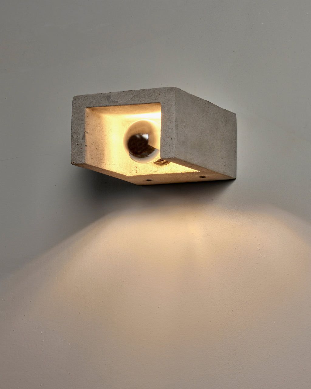 Бетонный светодиодный настенный светильник Serax Primary shape ARCH-00030783 - Вид №3