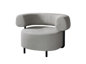 Тканевое кресло с подлокотниками