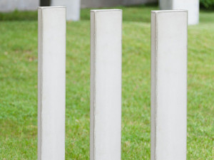 Столбик из армированного волокном бетона