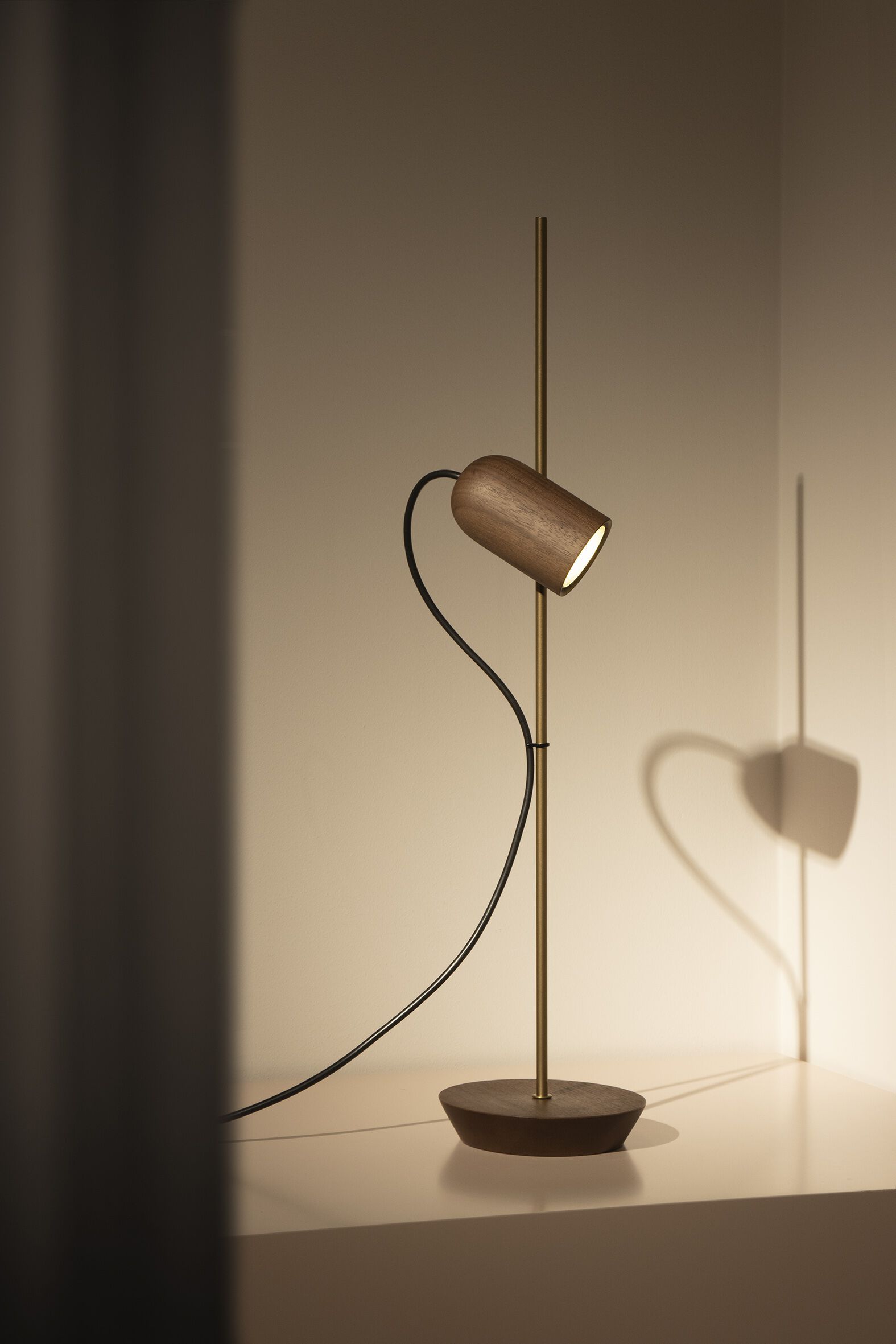 Грецкий орех регулируемая светодиодная настольная лампа NOMON Onfa ARCH-00042548 - Вид №2