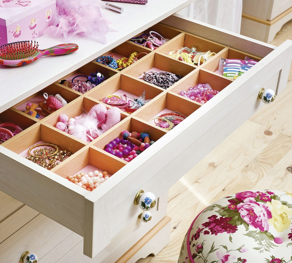 Комод деревянный с 4 ящиками беленый дуб Flora CILEK FLORA 00-3832239 Бежевый Santreyd - Вид №1