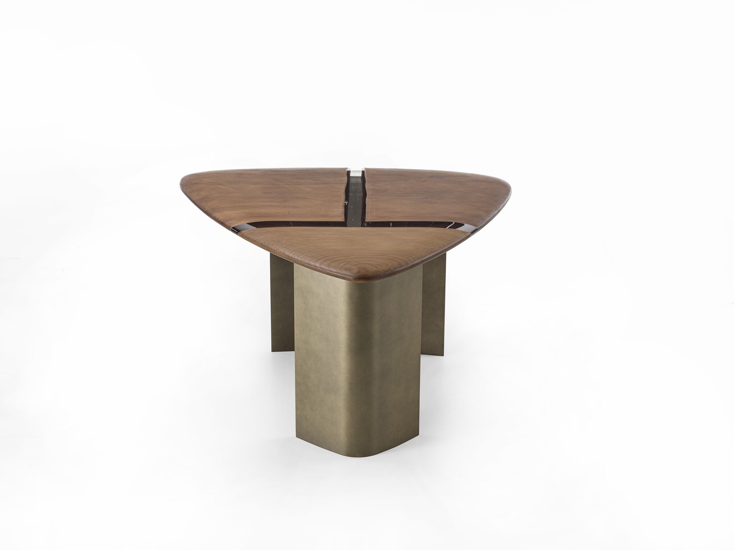 Треугольный журнальный столик с верхом из смолы и дерева Riva 1920 Kauri ARCH-00122024 - Вид №2