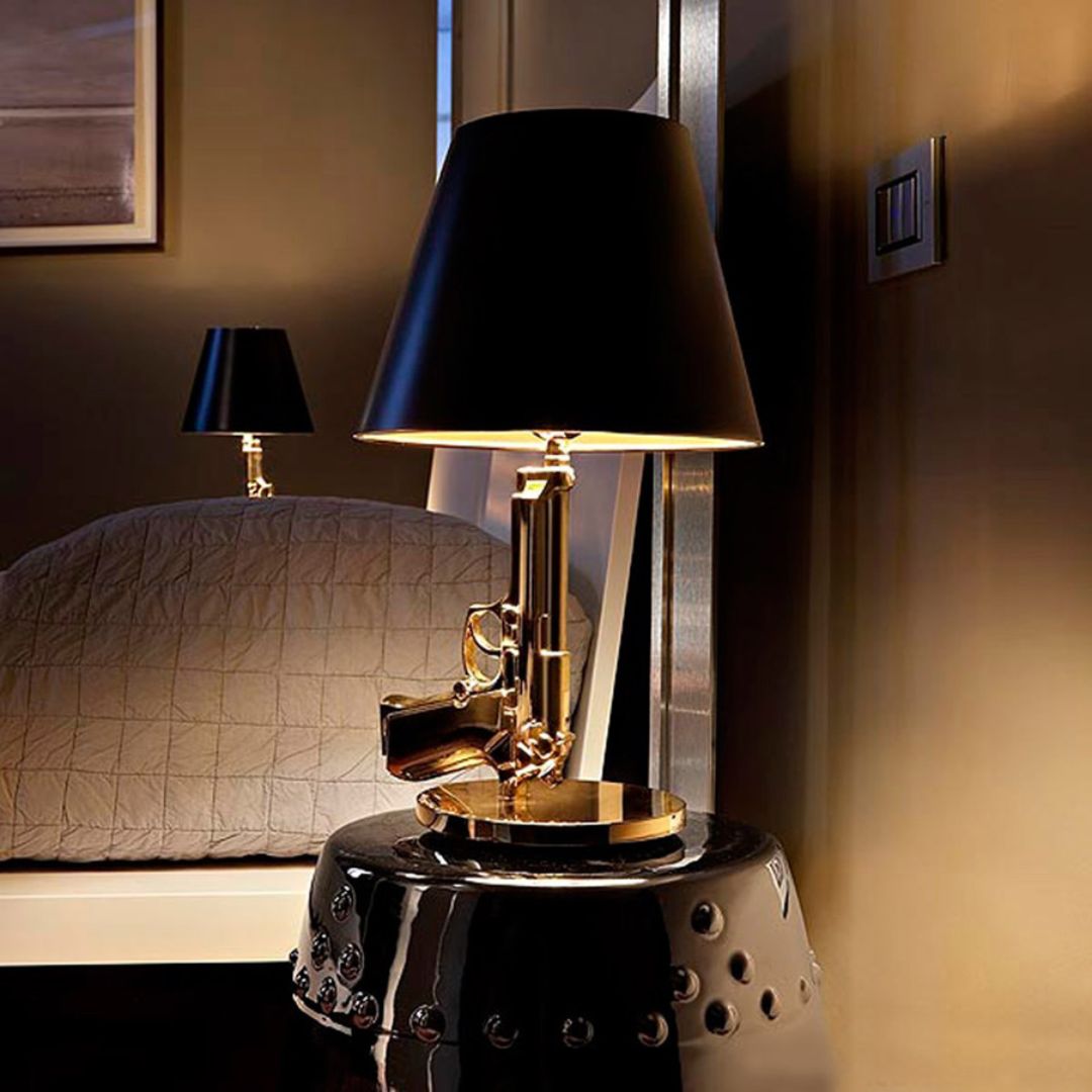 Flos GUNS BEDSIDE F2953057 GUN лампа настольная пистолет 100932 - Вид №1