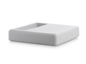 Квадратный низкий садовый столик