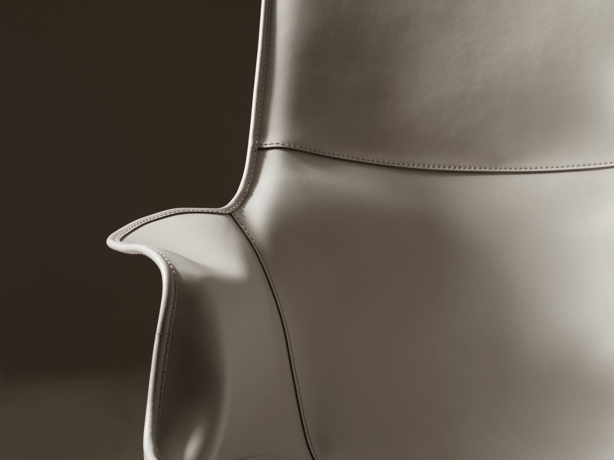 Кожаное кресло с подголовником Giorgetti Mobius ARCH-00032251 - Вид №3