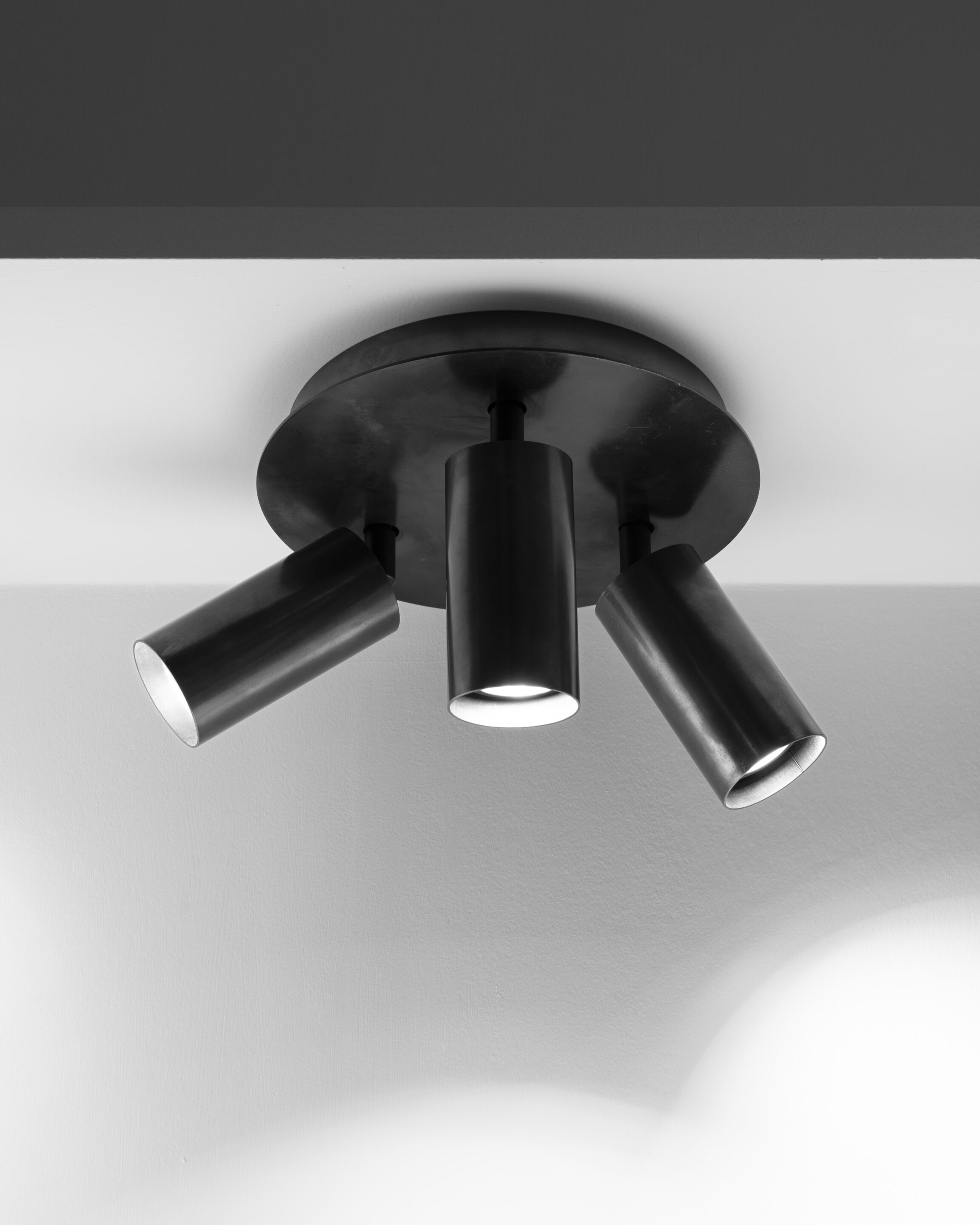 Стальная регулируемая светодиодная потолочная лампа Serax изысканный ARCH-00063550 - Вид №1