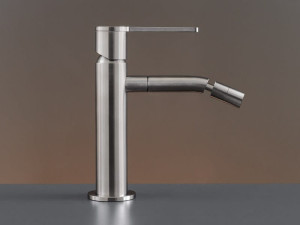 Смеситель с одним отверстием и поворотным изливом