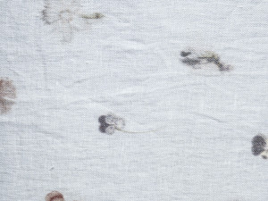 Льняная ткань с цветочным рисунком