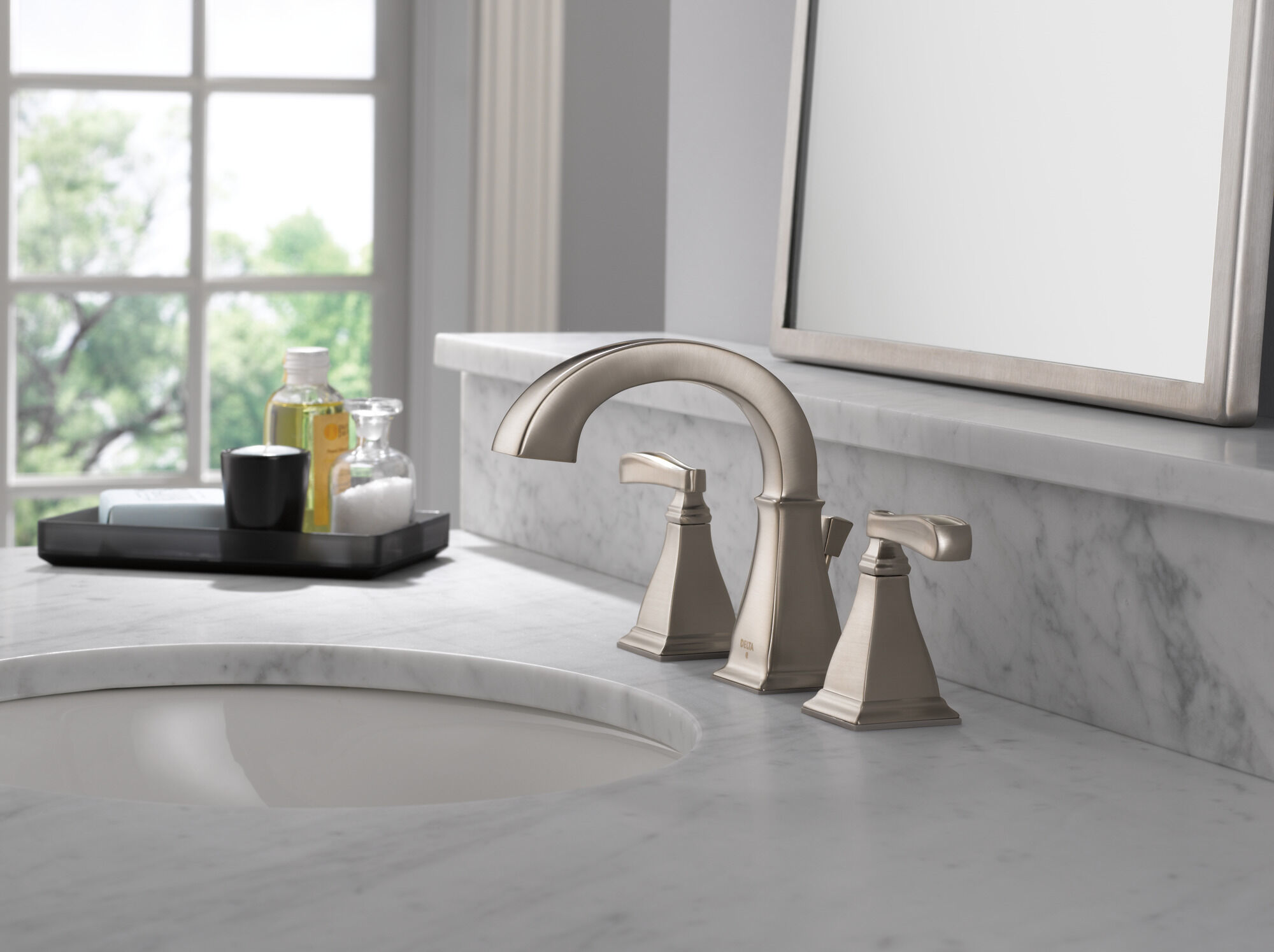 35718-SP-DST Смеситель для ванной комнаты с двумя ручками Delta Faucet Lakewood Матовый никель Spotshield - Вид №3