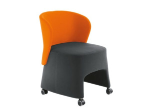 Кресло с колесами