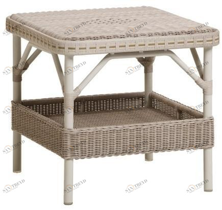 Kok Maison Квадратный полиэтиленовый журнальный столик Dune 1606r