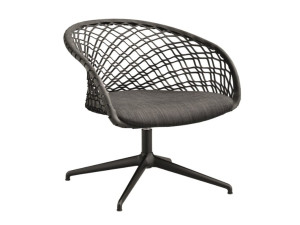 Спицевое вращающееся кресло с подлокотниками