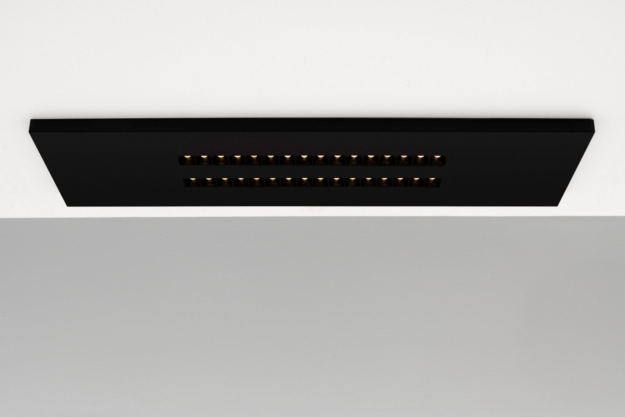 Утопленный металлический светодиодный потолочный светильник In Stock Artemide ARCH-00025545