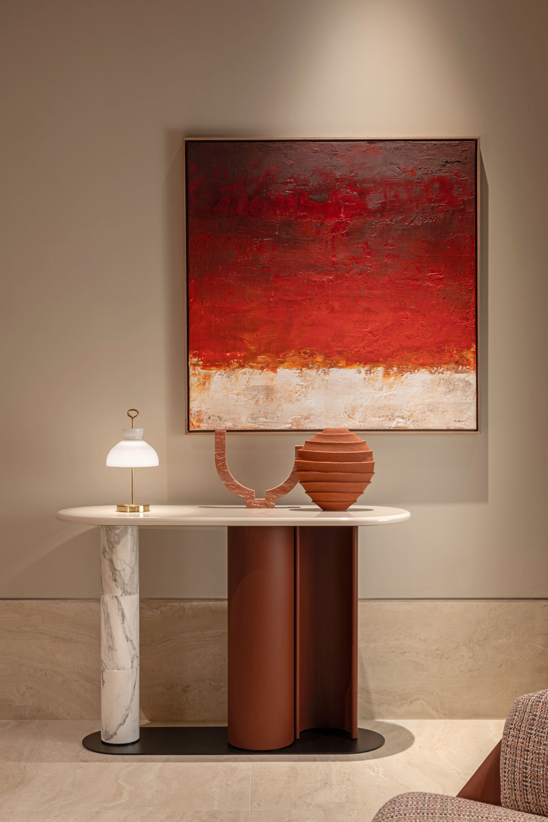 Кожаная консоль с мраморной колонной и лакированной столешницей Turri Nook ARCH-00131100 - Вид №1