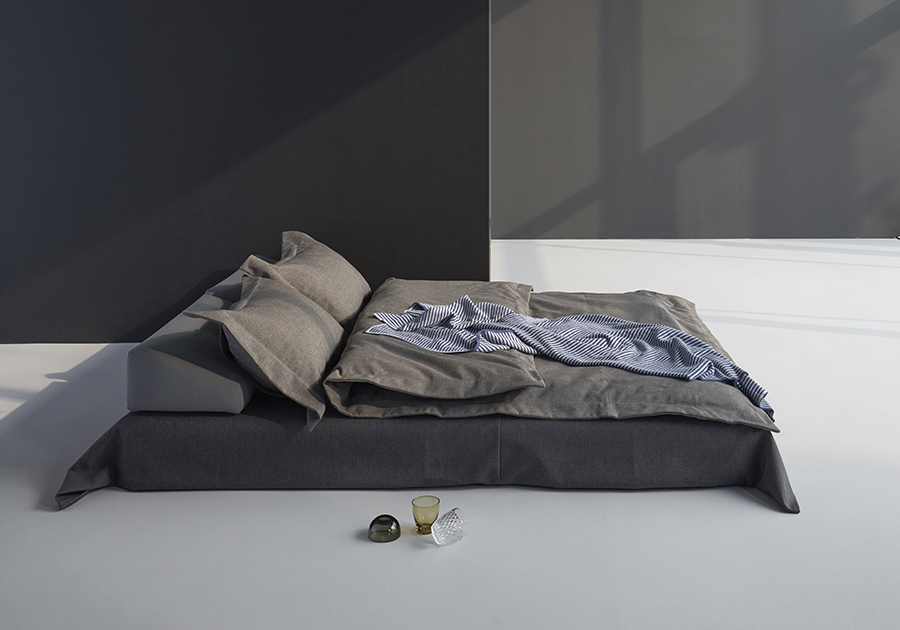 Диван Sigmund с двумя подушками и ножками Drip из лакированного дуба, серый меланж Innovation Living SIGMUND538 - Вид №2