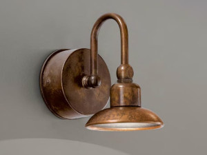 Металлическая наружная настенная лампа