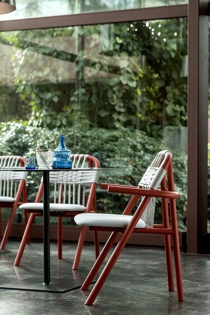 Very Wood Деревянный стул для ресторана с подлокотниками Unam sun-id-1505367 - Вид №6