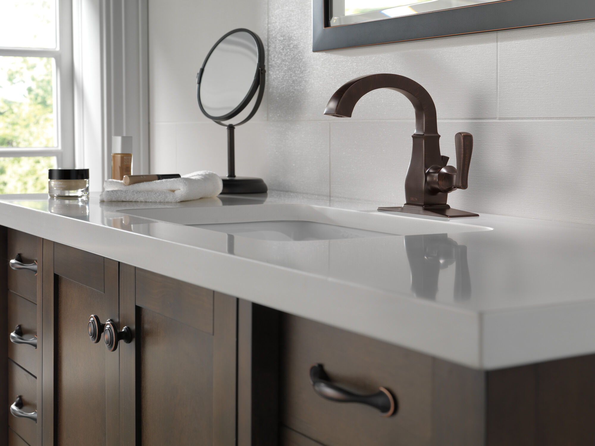 15718LF-RB Смеситель для ванной с одной ручкой Delta Faucet Lakewood Венецианская бронза - Вид №3