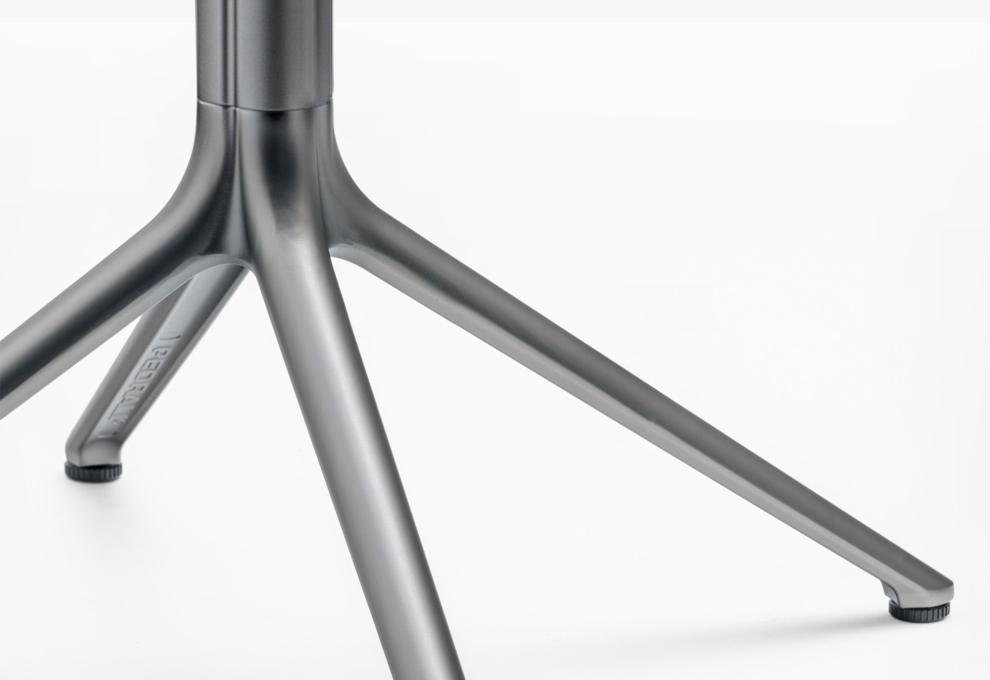 Высокий круглый стол из литого алюминия со спицевым основанием Pedrali Elliot ARCH-00013326 - Вид №2