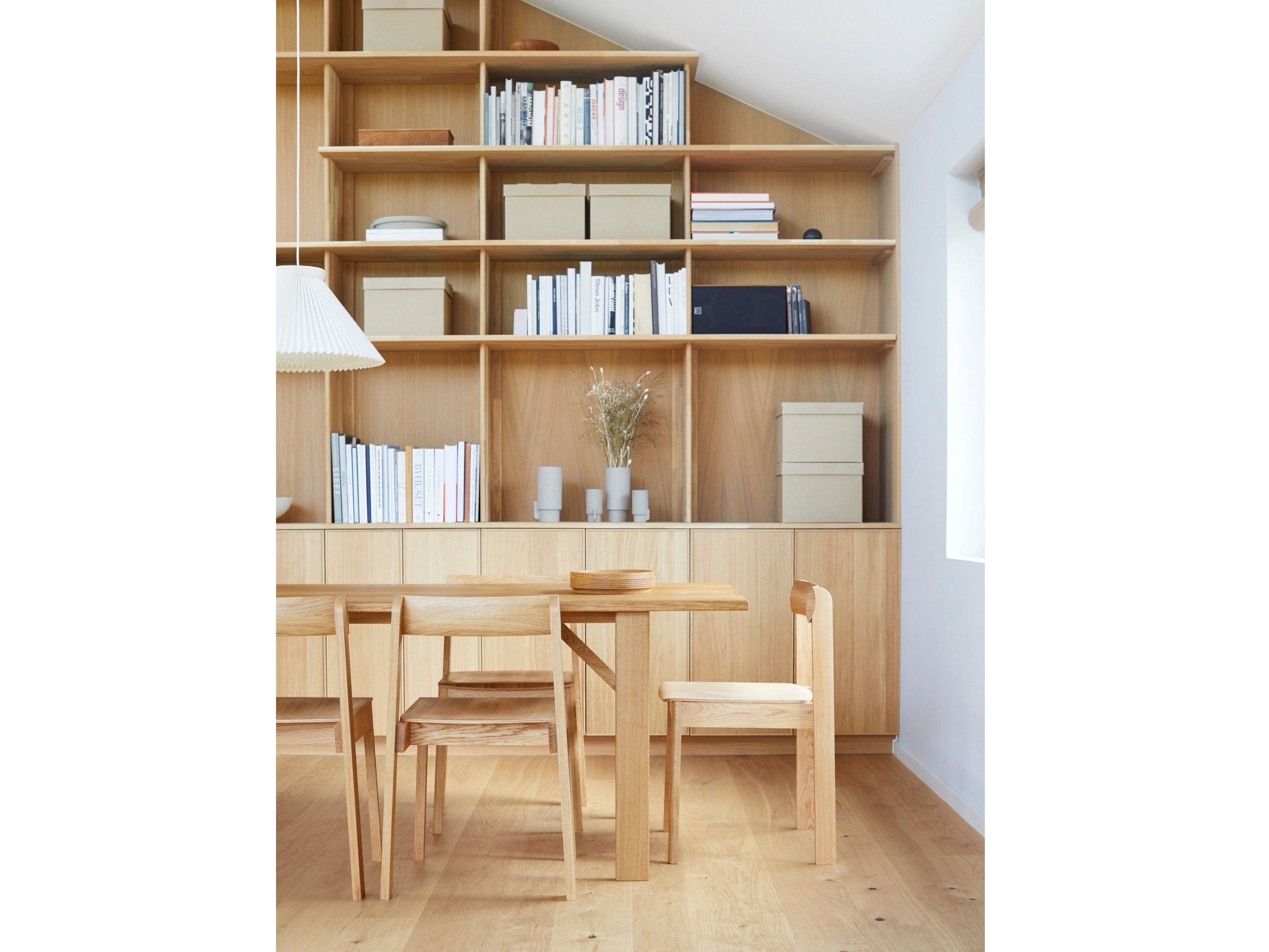 Штабелируемый стул из дуба с открытой спинкой Form & Refine Blueprint ARCH-00105045 - Вид №4