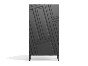 Деревянный шкаф