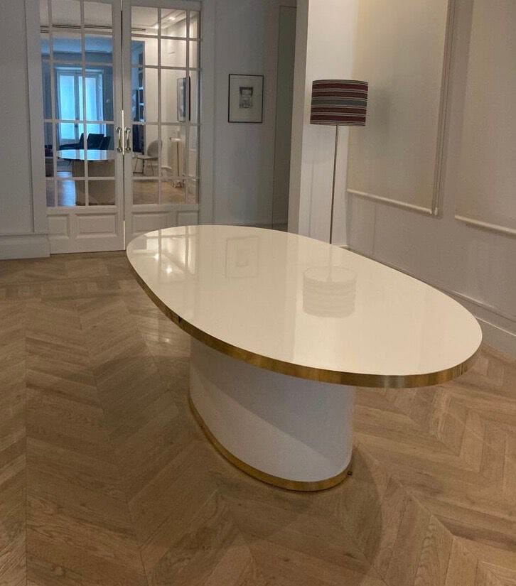 Овальный стол из ламинированного стекла Jover+Valls Antique Boutique-Malibu ARCH-00078749 - Вид №1