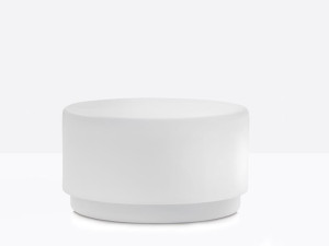 Низкий светящийся садовый стул из полиэтилена без спинки