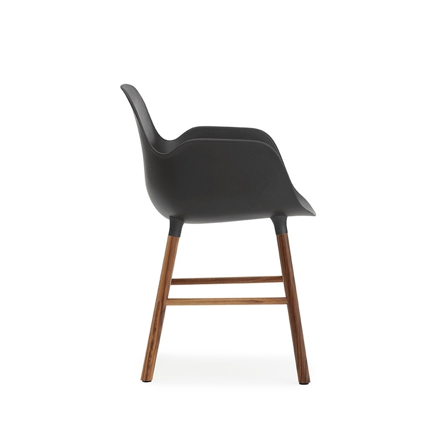 Кресло Form с ножками из ореха 80х56х52 см, черное Normann Copenhagen 602770 - Вид №1
