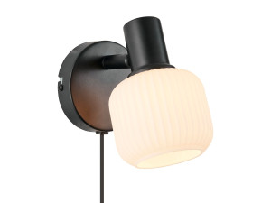 Стеклянный и металлический настенный светильник