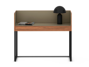 Деревянный письменный стол с ящиками