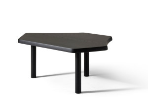 Деревянный стол