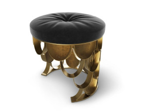 Низкий мягкий стул