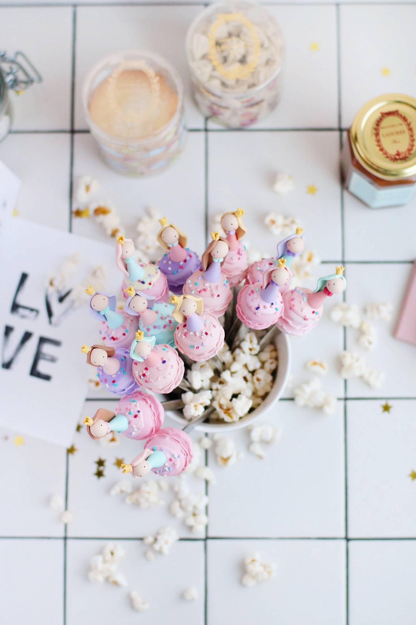 Чайная ложка "Лавандовый macaroon с принцессой-блондинкой в голубом платье" JULS SMALL BAKERY  335352 Фиолетовый Santreyd  - Вид №3