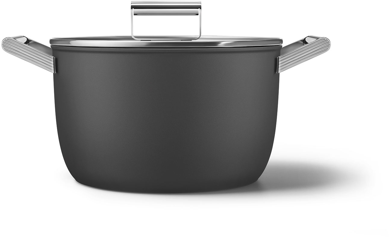 CKFC2611BLM Посуда / кастрюля с двумя ручками и крышкой 26 см, черная SMEG  - Вид №1