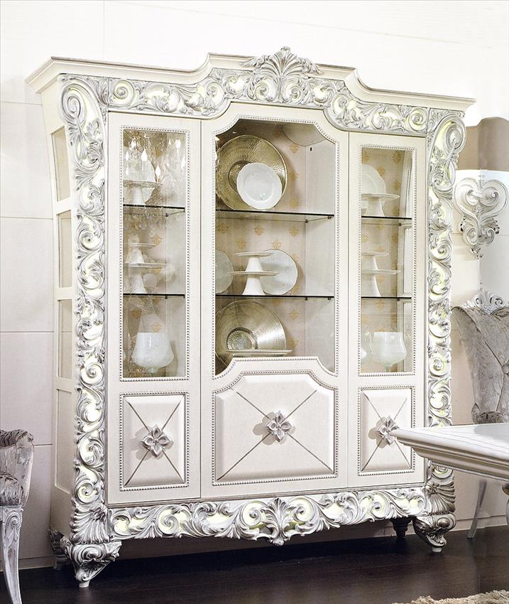 Витрина  MOBIL DERI DI/VE/N DIADEMA