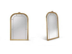 Туалетный столик над камином