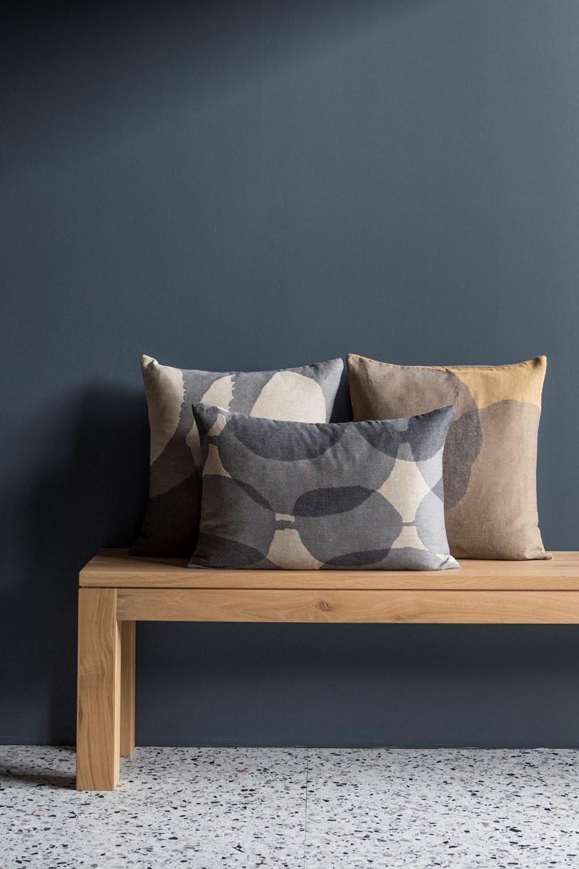 Ethnicraft Прямоугольная подушка из ткани Refined layers 21029 - Вид №5