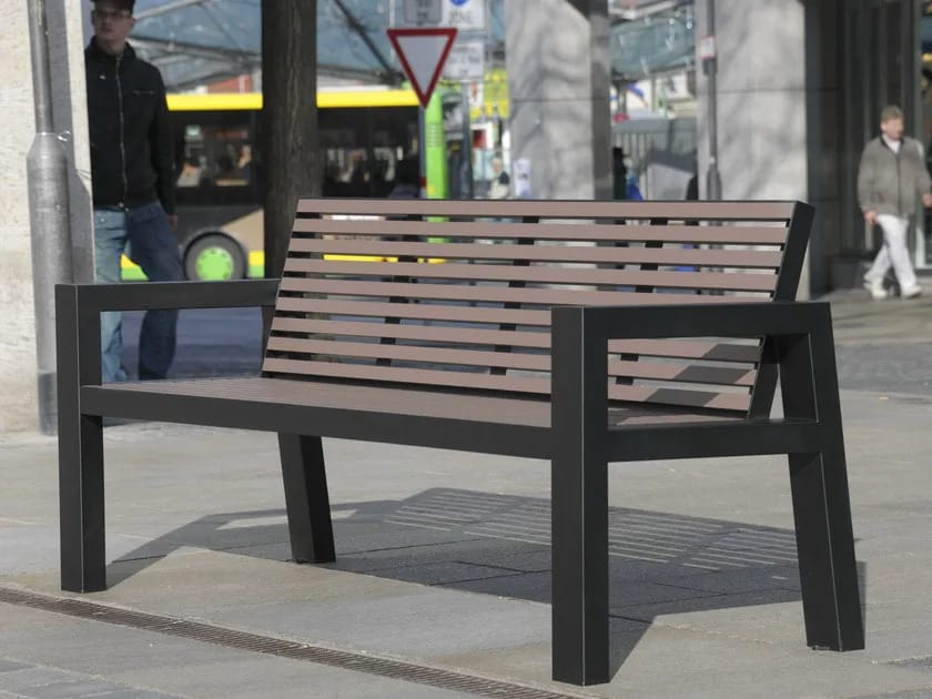 Скамейка из нержавеющей стали и ПЭТ с подлокотниками BENKERT BANKE Comfony ARCH-00130899