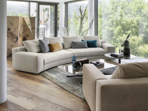 Изогнутый диван