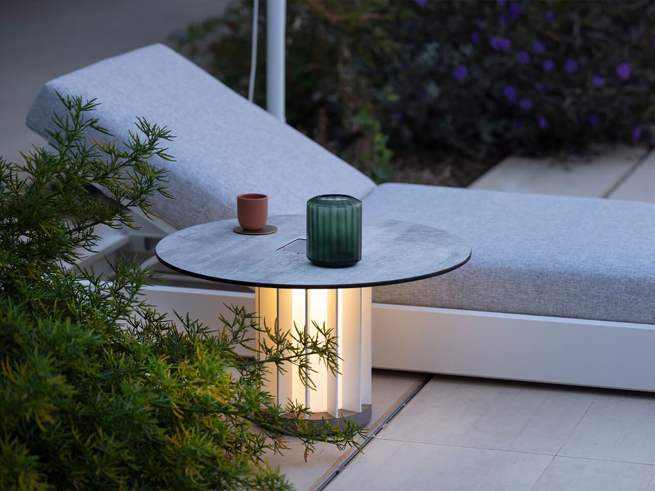 Яркий круглый садовый столик Les Jardins® Tecka ARCH-00039611 - Вид №6