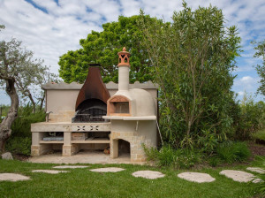 Барбекю из натурального камня