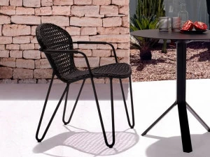 Joli Штабелируемый алюминиевый стул с подлокотниками Fizz