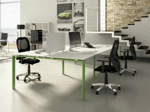 CUF Milano Несколько рабочих станций с разделительными панелями Doria