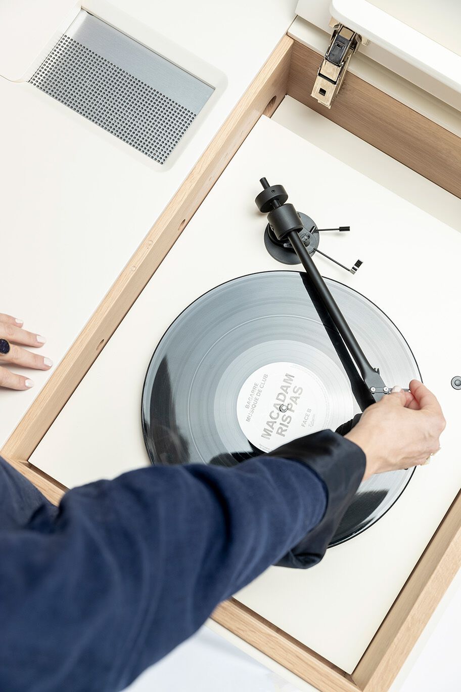 Акустический динамик с поворотным столом La Boite concept LX Studio ARCH-00000347 - Вид №1