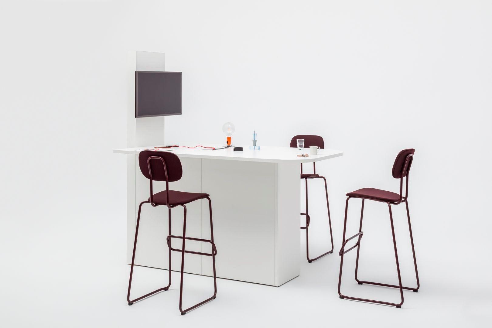 Высокий табурет из ткани с подставкой для ног MDD New School ARCH-00110353 - Вид №14