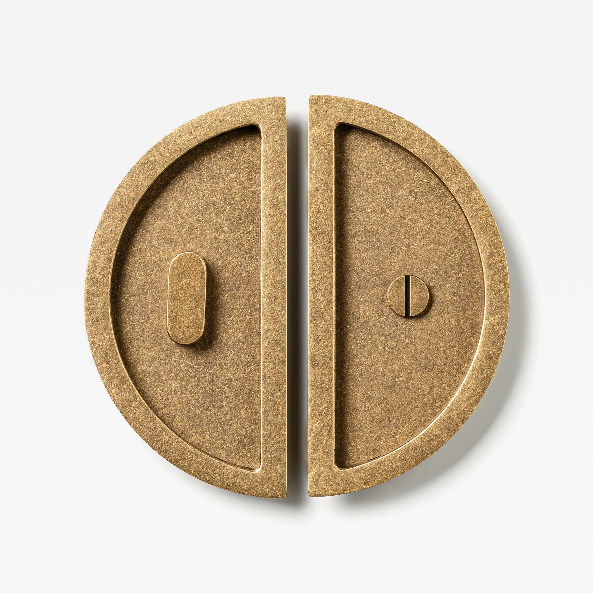 Латунная утопленная ручка Lo & Co Interiors Flush Pull ARCH-00132340 - Вид №18