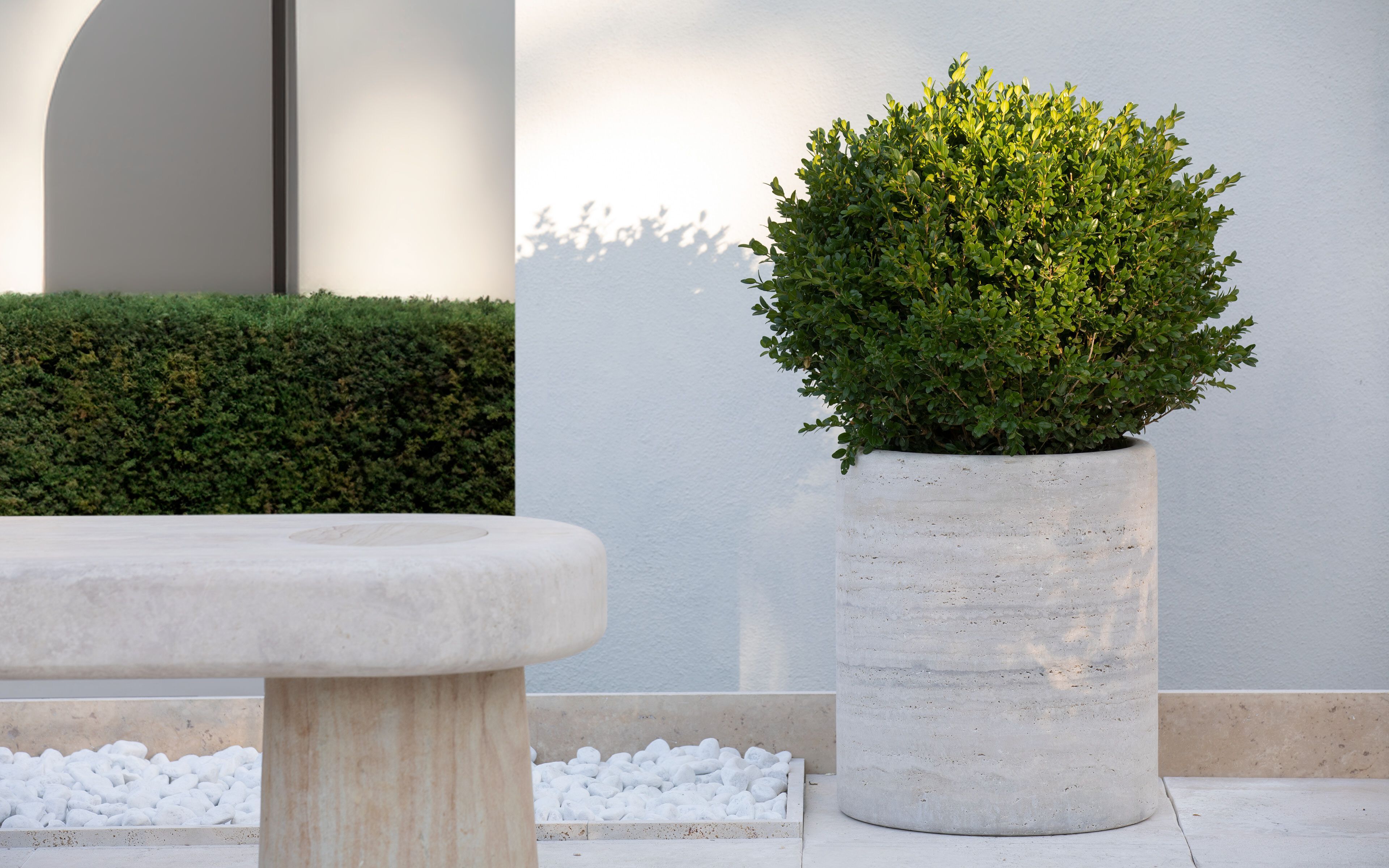 Травертин круглый садовый горшок VELTHA® Lapis ARCH-00141815 - Вид №2